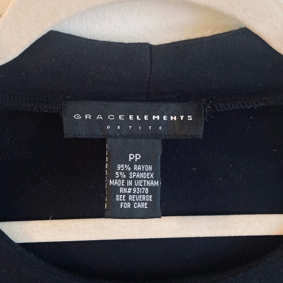 Black Normcore Scoop Neck Tee Shirt Size Petite S - Picture 5 of 6